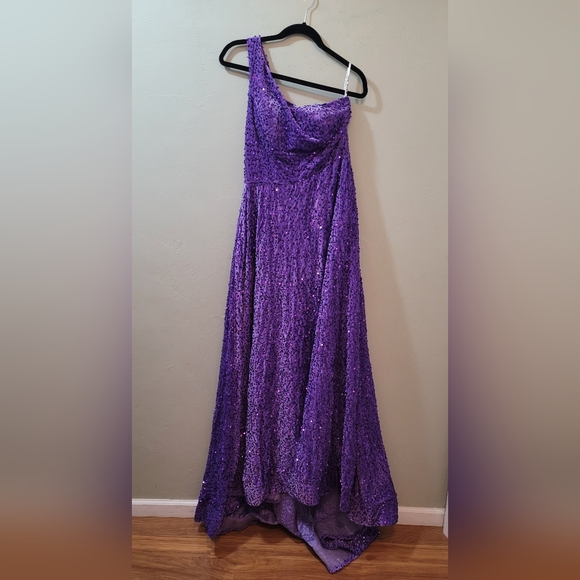 Purple Sequin Gown - Picture 4 of 5